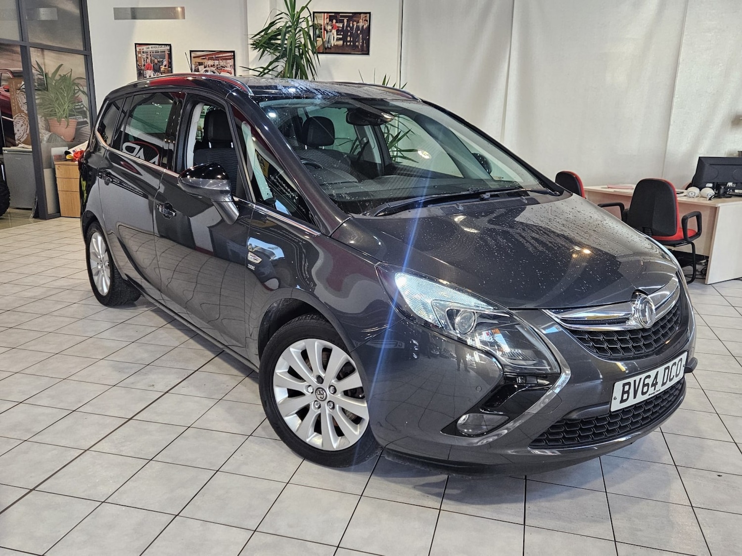 Used Vauxhall Zafira Tourer 2014 for sale - 76741388: Photo 1