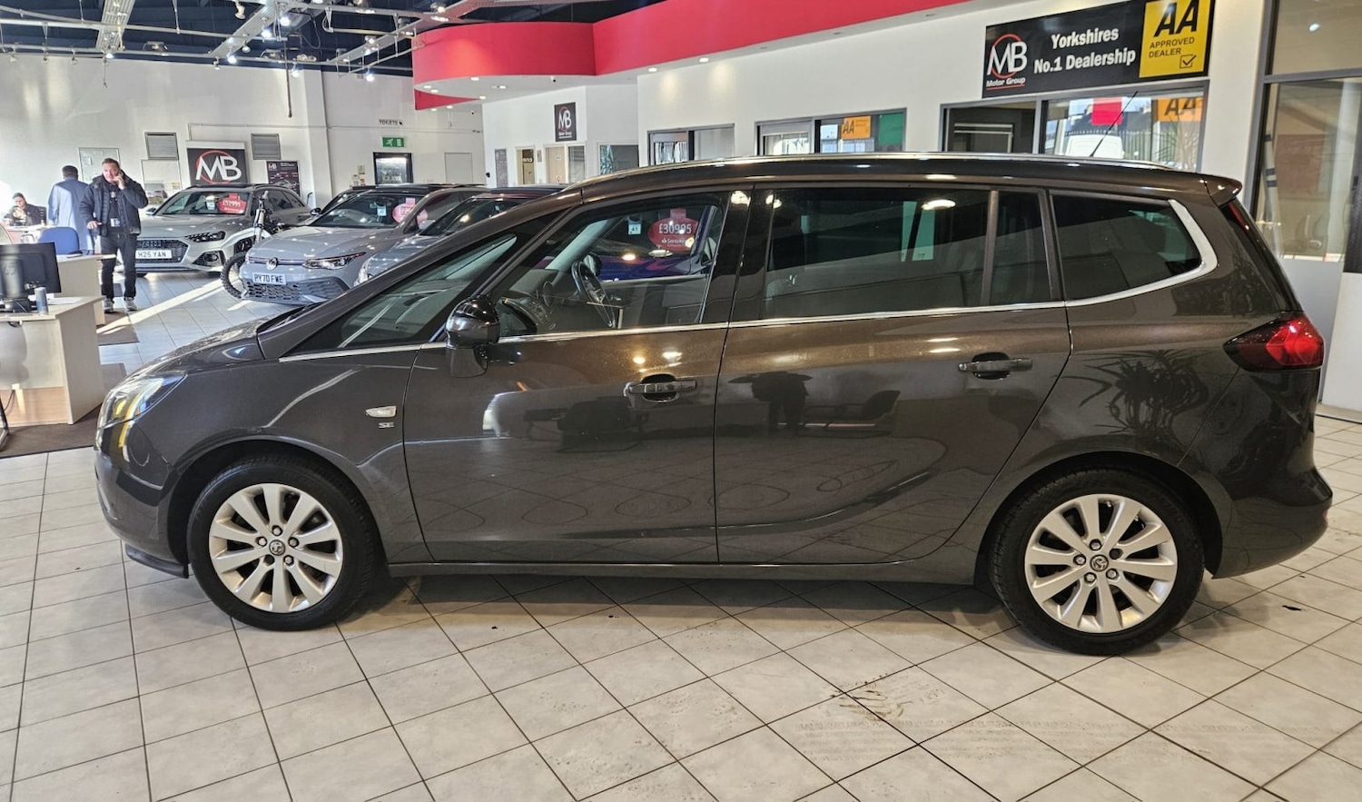 Used Vauxhall Zafira Tourer 2014 for sale - 76741388: Photo 3