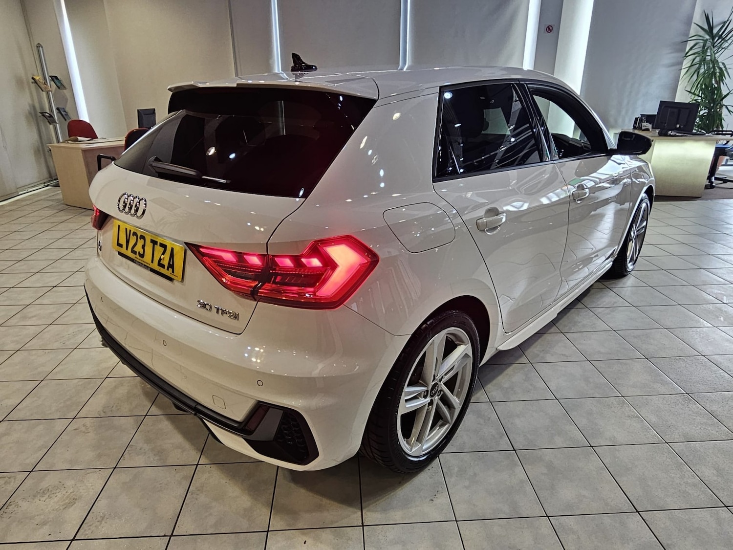 Used Audi A1 2023 for sale - 77837022: Photo 8