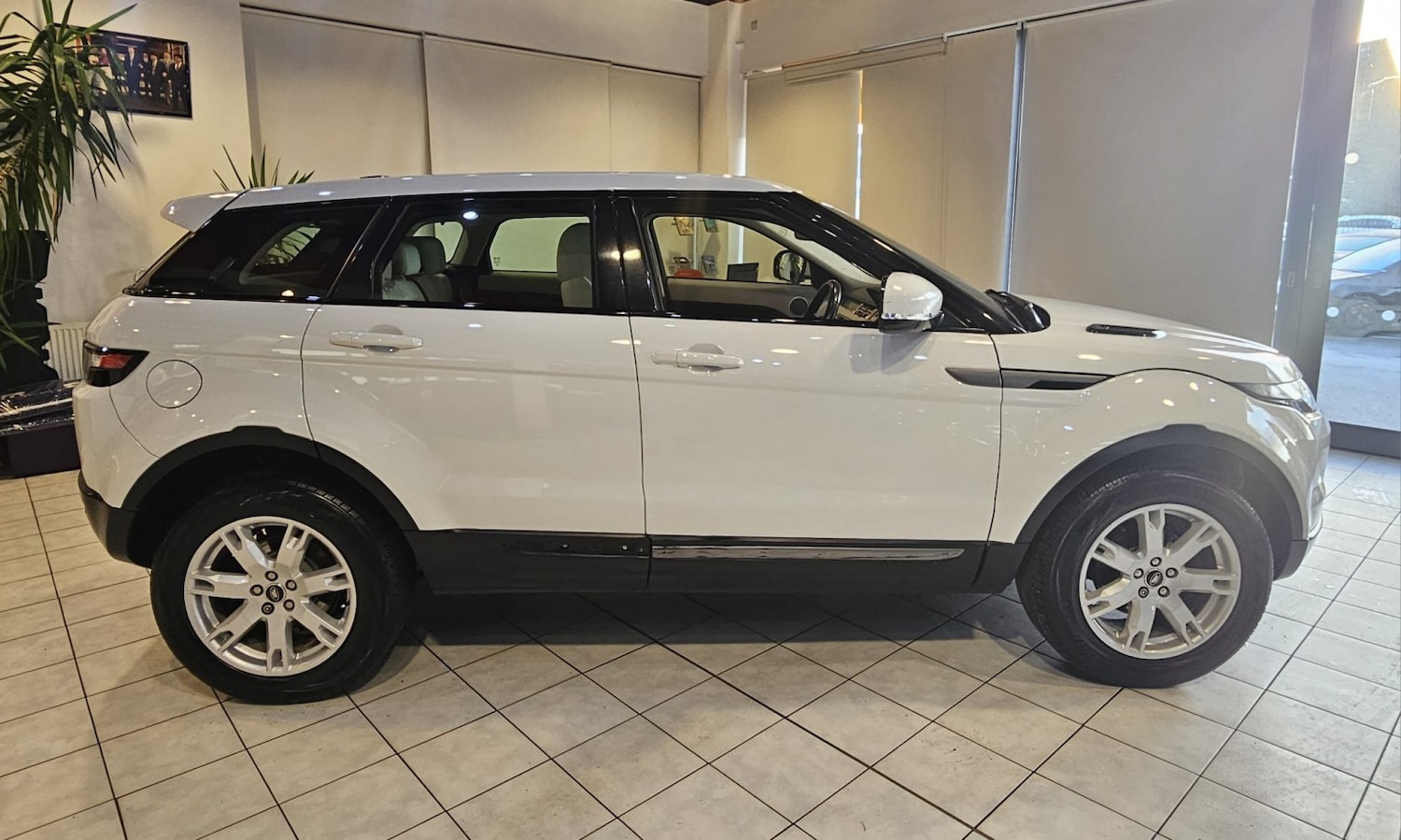 Used Land Rover Range Rover Evoque 2013 for sale - 77065652: Photo 8