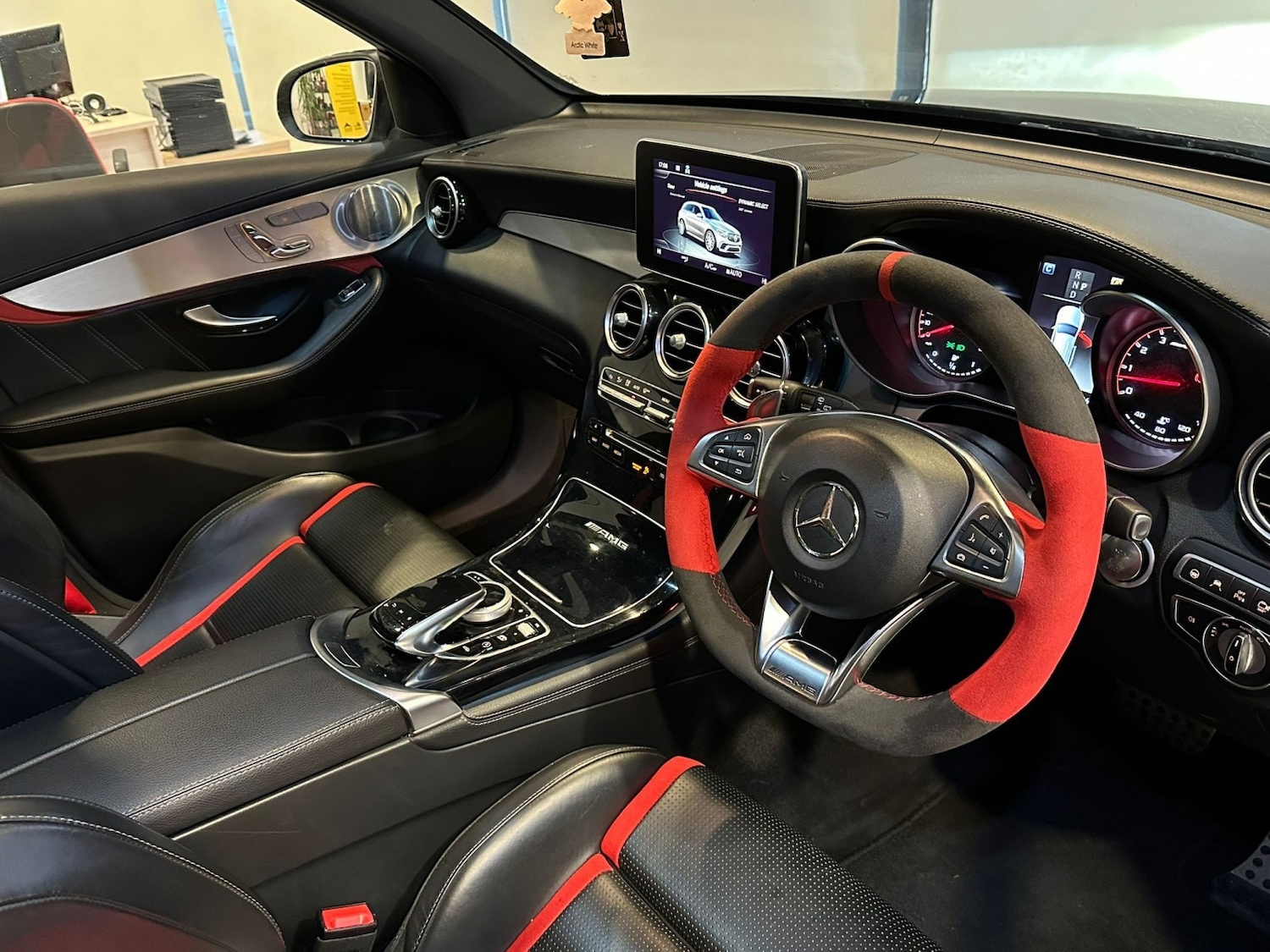 Used Mercedes-Benz GLC 2018 for sale - 77622397: Photo 19