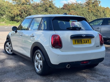 Used MINI Hatch 2019 for sale - 76935792: Photo