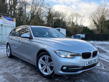 Used BMW 3 Series 2017 for sale - 77131246: Photo