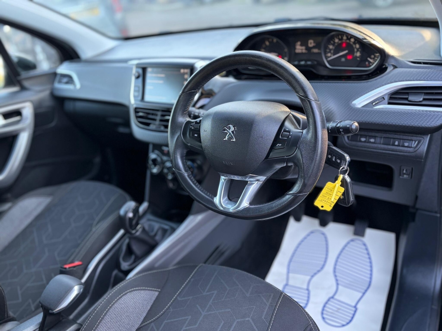 Used Peugeot 2008 2017 for sale - 76925976: Photo 14