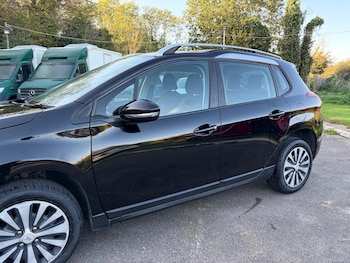 Used Peugeot 2008 2017 for sale - 76925976: Photo
