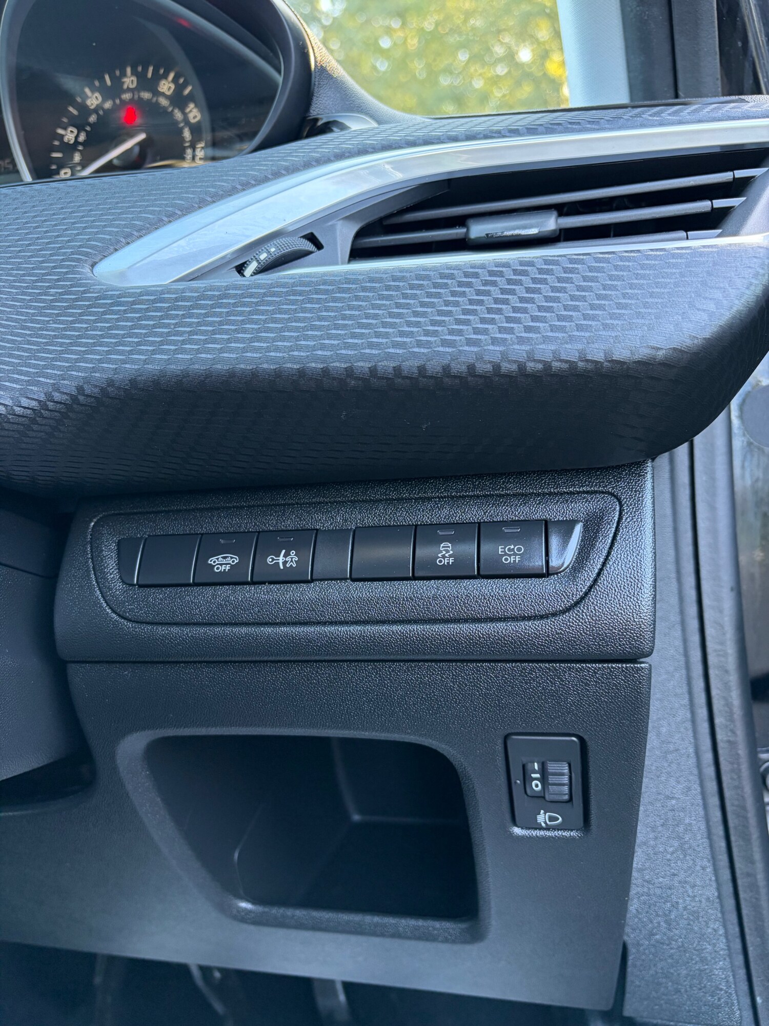 Used Peugeot 2008 2017 for sale - 75970935: Photo 31