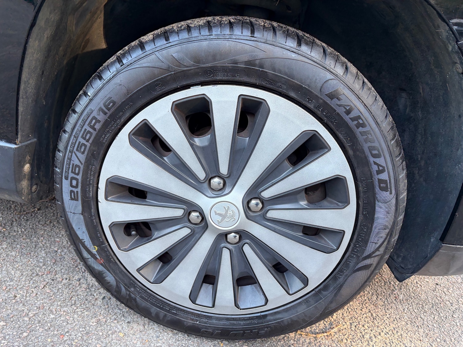 Used Peugeot 2008 2017 for sale - 75970935: Photo 7