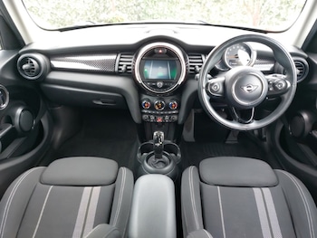 Used MINI Hatch 2019 for sale - 75463352: Photo