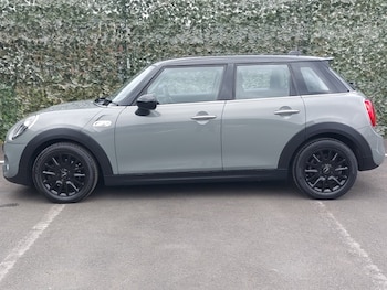 Used MINI Hatch 2019 for sale - 75463352: Photo