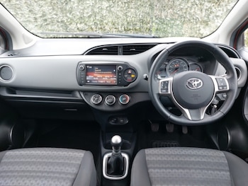 Used Toyota Yaris 2016 for sale - 75873593: Photo