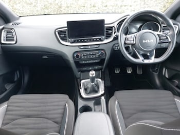 Used Kia Ceed 2023 for sale - 78617451: Photo