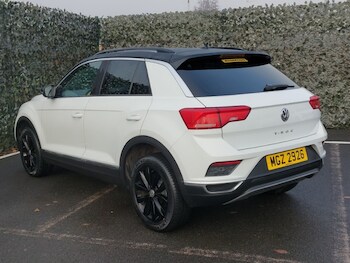 Used Volkswagen T-Roc 2019 for sale - 77495530: Photo