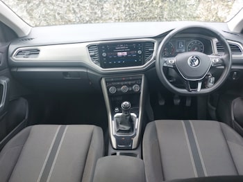 Used Volkswagen T-Roc 2021 for sale - 79525632: Photo