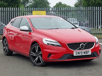 Used Volvo V40 2019 for sale - 79247302: Photo