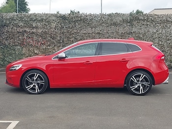 Used Volvo V40 2019 for sale - 79247302: Photo