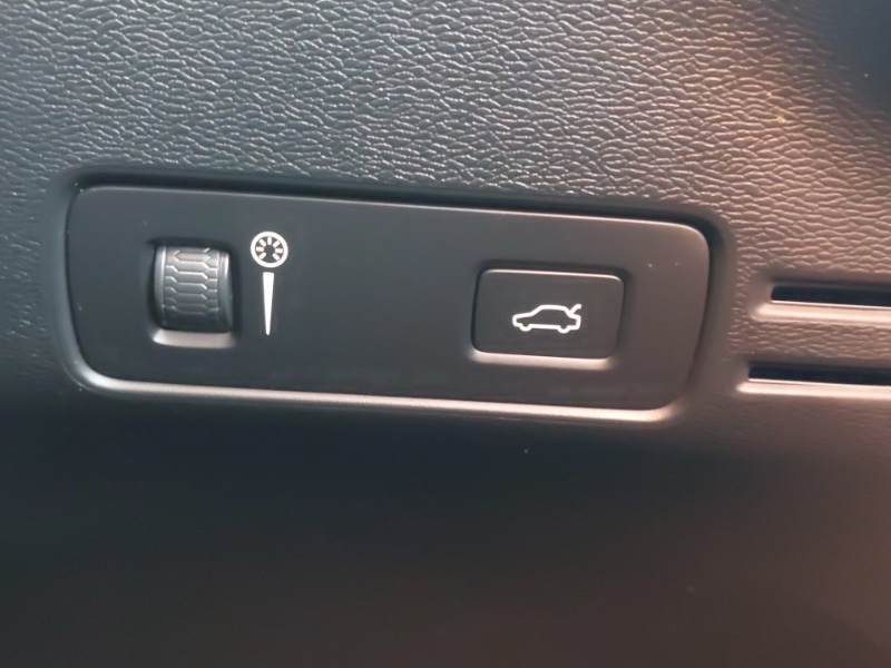 Used Volvo XC40 2021 for sale - 77126224: Photo 13