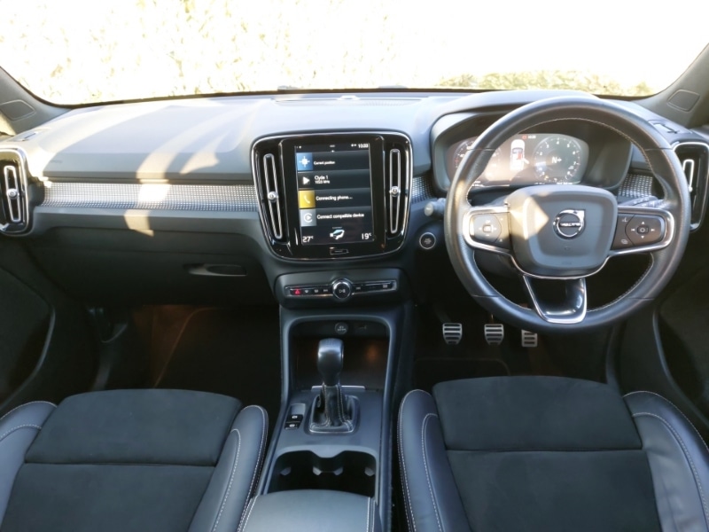 Used Volvo XC40 2021 for sale - 77126224: Photo 2