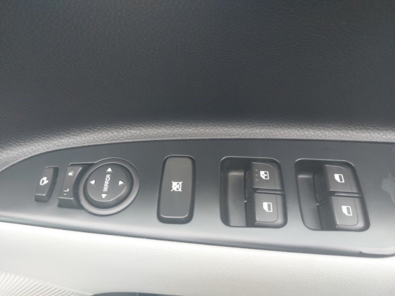 Used Kia Stonic 2020 for sale - 76602637: Photo 14