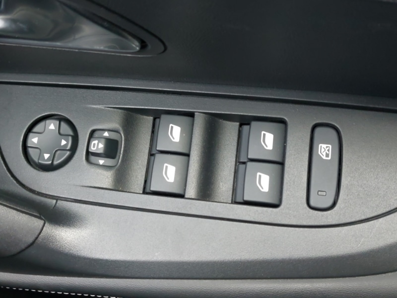 Used Peugeot 2008 2023 for sale - 77418680: Photo 12