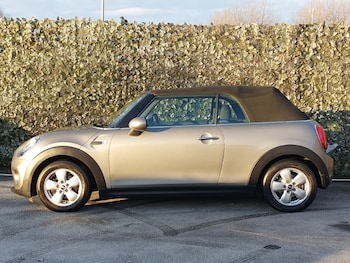 Used MINI Convertible 2019 for sale - 77126223: Photo