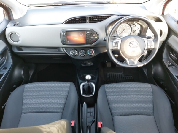 Used Toyota Yaris 2016 for sale - 76221332: Photo 2