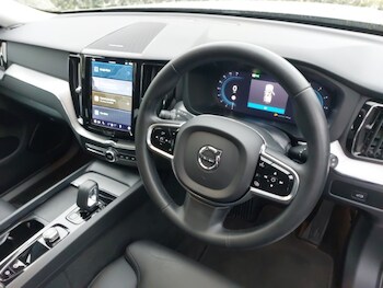 Used Volvo XC60 2022 for sale - 77466965: Photo