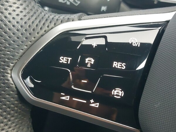 Used Volkswagen T-Roc 2022 for sale - 75963852: Photo 15