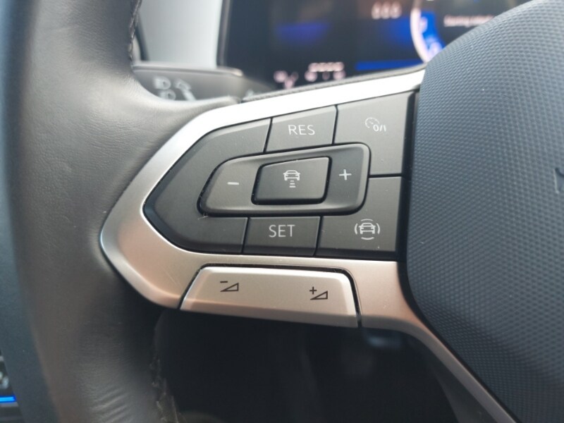 Used Volkswagen T-Roc 2023 for sale - 77816358: Photo 12