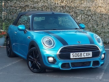 Used MINI Convertible 2018 for sale - 76880050: Photo
