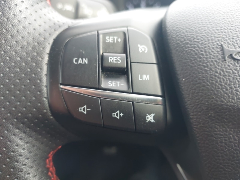 Used Ford Focus 2023 for sale - 75731933: Photo 15