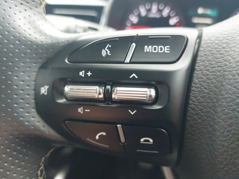 Used Kia Stonic 2023 for sale - 76465301: Photo 14