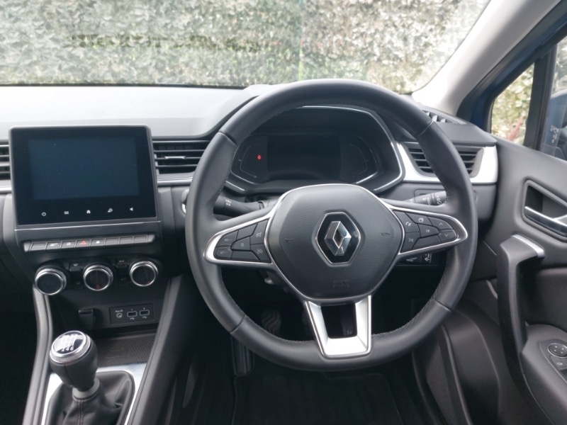 Used Renault Captur 2022 for sale - 76103353: Photo 2