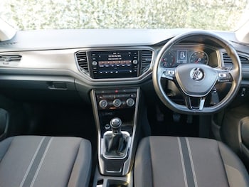 Used Volkswagen T-Roc 2019 for sale - 77130233: Photo