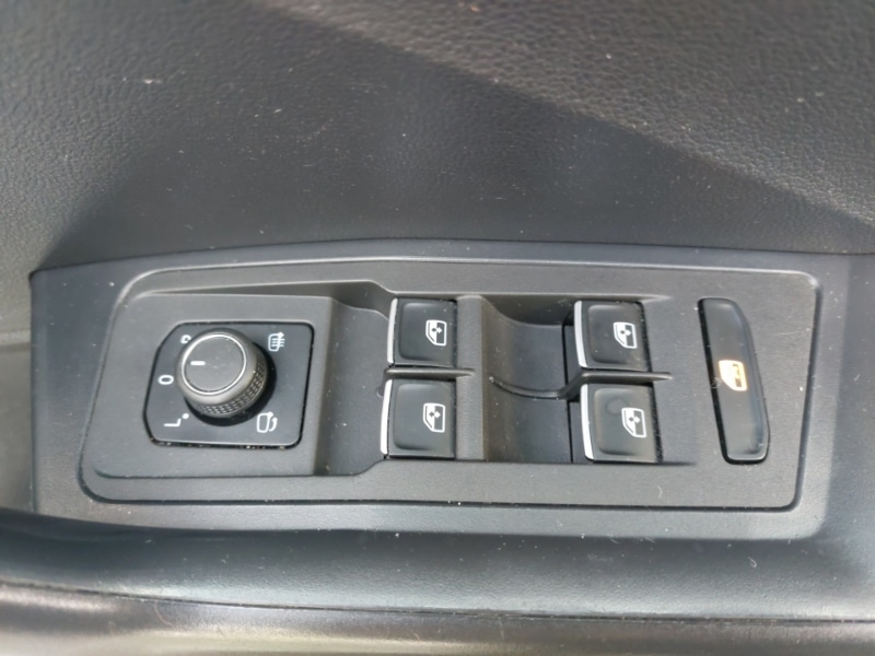 Used Volkswagen T-Roc 2019 for sale - 77126218: Photo 12