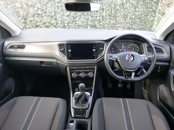 Used Volkswagen T-Roc 2019 for sale - 77126218: Photo