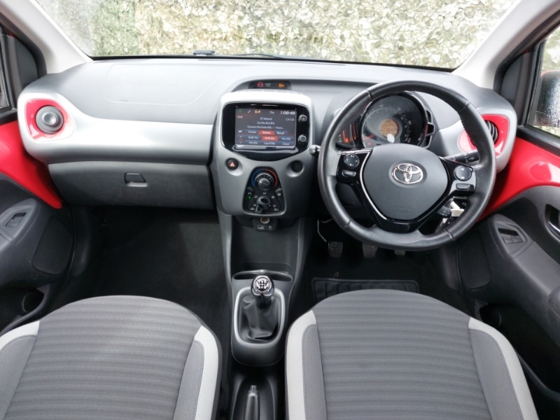 Used Toyota AYGO 2019 for sale - 77988069: Photo 2