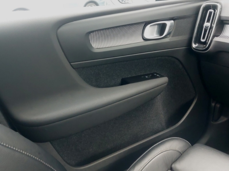 Used Volvo XC40 2021 for sale - 76343649: Photo 11