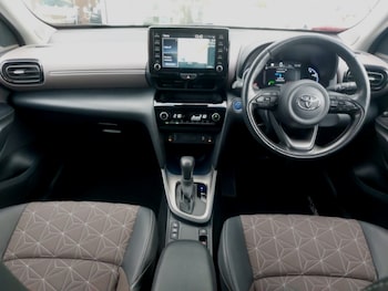 Used Toyota Yaris Cross 2022 for sale - 76970616: Photo