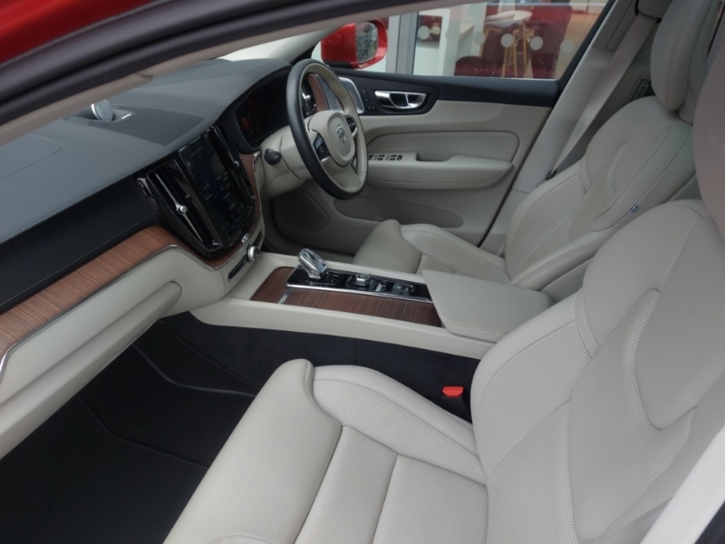 Used Volvo XC60 2020 for sale - 76771461: Photo 5