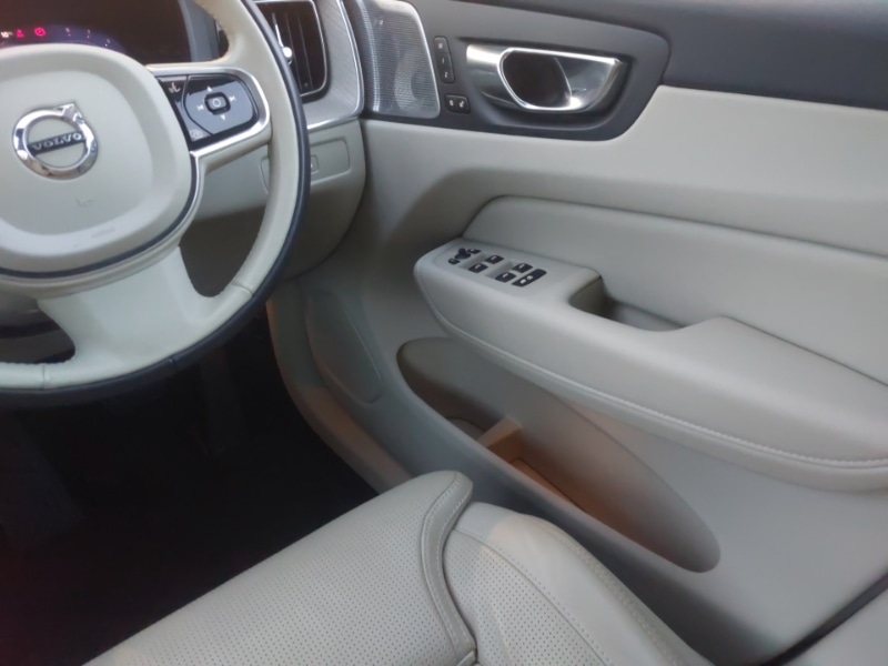 Used Volvo XC60 2022 for sale - 77126104: Photo 10