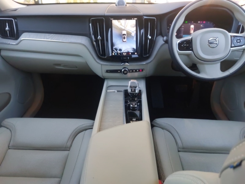 Used Volvo XC60 2022 for sale - 77126104: Photo 2