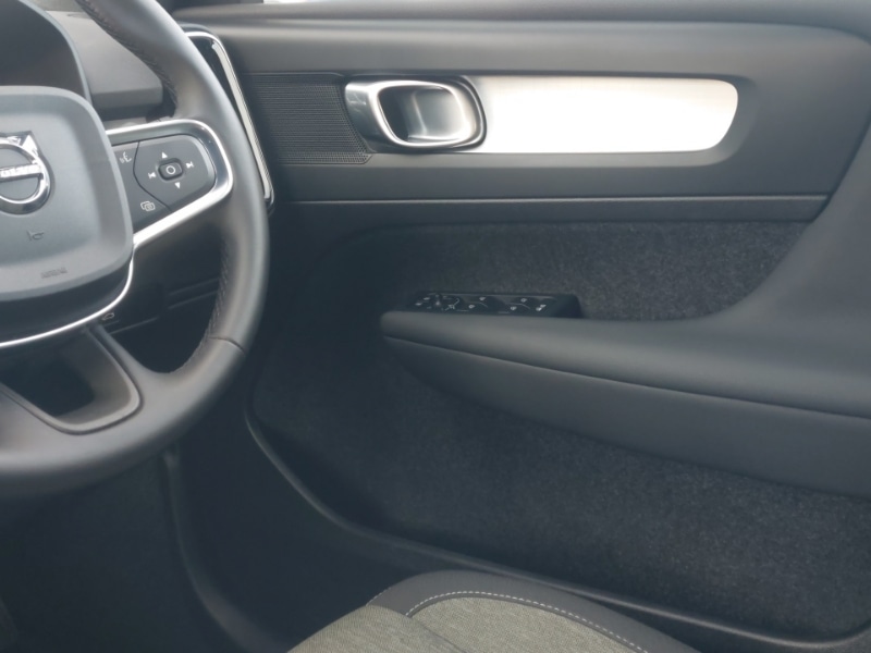 Used Volvo XC40 2024 for sale - 76392873: Photo 10