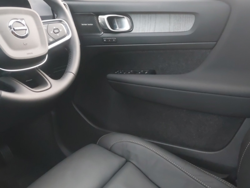 Used Volvo XC40 2025 for sale - 77324920: Photo 10