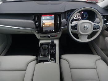 Used Volvo V90 2025 for sale - 79070306: Photo