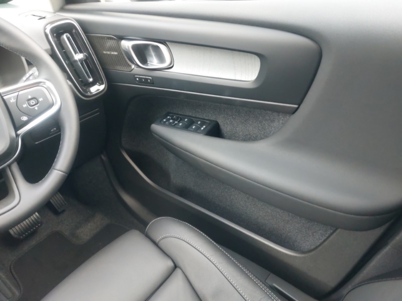 Used Volvo XC40 2025 for sale - 77448519: Photo 10