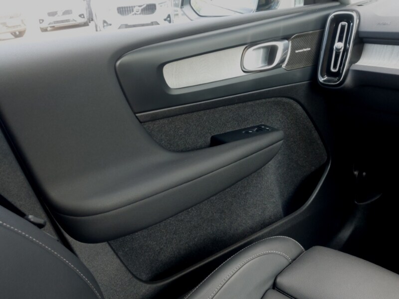 Used Volvo XC40 2024 for sale - 76602619: Photo 11