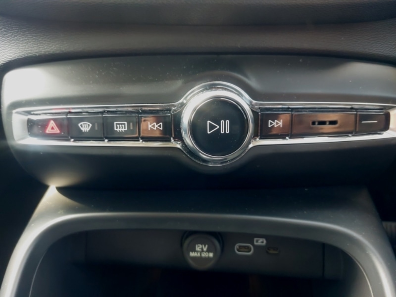 Used Volvo XC40 2024 for sale - 76602619: Photo 15