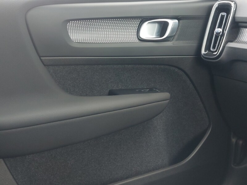 Used Volvo XC40 2025 for sale - 77816145: Photo 11