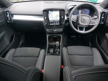 Used Volvo XC40 2025 for sale - 77874332: Photo