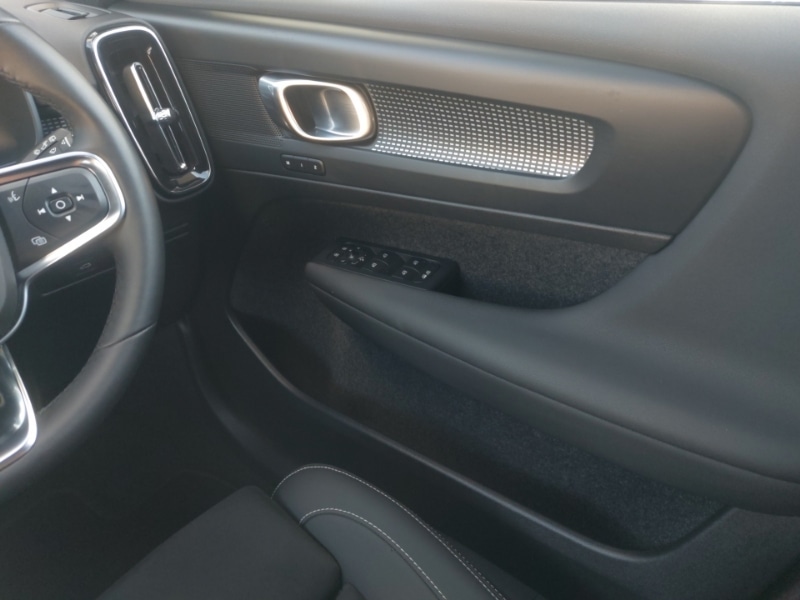 Used Volvo XC40 2023 for sale - 78147194: Photo 10